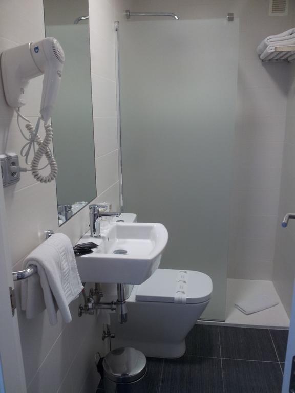 Hostal Ameztia Doneztebe الغرفة الصورة